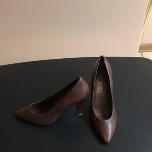 Brown pumps